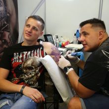 Kauną užplūdo tatuiruočių meistrai