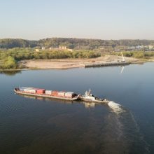 jei į varpą pilamas vanduo