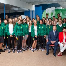 V. Adamkus išlydėjo jaunuosius sportininkus į Europos olimpinį festivalį