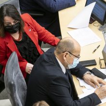 Seimas po audringų diskusijų patvirtino kitų metų valstybės biudžetą