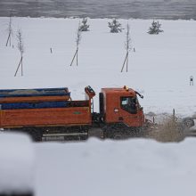 Alytaus savivaldybė svarsto nutraukti sutartį su prastai miesto kelius valančia įmone