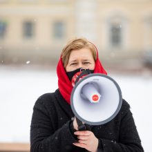 Prie Prezidentūros ir internete – akcija už moterų teises