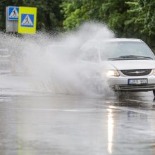 Joninių dieną Kauną vėl užklupo liūtis