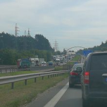 Chaosas autostradoje: dvi avarijos paralyžiavo eismą