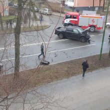 Pavojingoje Klaipėdos sankryžoje dužo mašinos