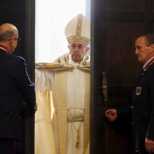 Popiežius pradėjo Gailestingumo jubiliejaus iškilmes