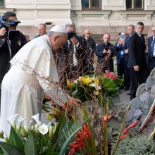 Popiežius: represijas iškentėjusi Lietuva gali tapti vilties švyturiu