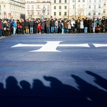 Sukrėsta Lenkija atsisveikina su nužudytu Gdansko meru