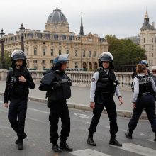 Paryžiuje per išpuolį policijos nuovadoje žuvo penki žmonės, tarp jų ir užpuolikas