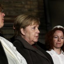 Po šaudynių Halėje A. Merkel dalyvavo solidarumo budėjime prie sinagogos