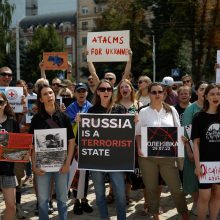 Karas: Rusija toliau atakuoja Ukrainos miestus