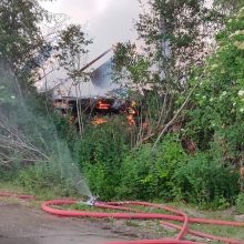 Ugniagesiai skubėjo į Šlienavą: degė namas