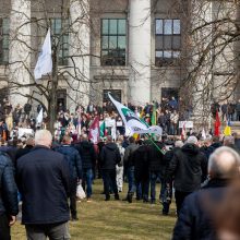 Prie Seimo 1 tūkst. pieno gamintojų reikalauja paramos, K. Navicko pasitraukimo