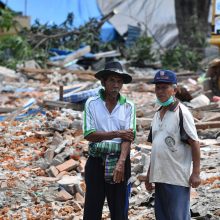 Indonezijos žemės drebėjimo aukų skaičius perkopė 430