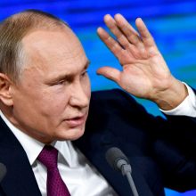 V. Putinas: Vakarai mėgina sulaikyti galingą Rusiją