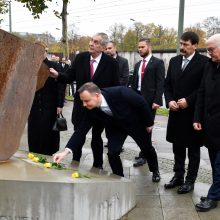 Berlyno sienos griūties 30-metis: A. Merkel paragino ginti demokratiją ir laisvę