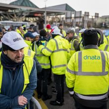 Ženevos oro uoste vėlavo arba buvo atšaukti kai kurie skrydžiai