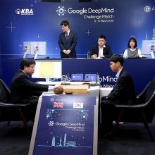 „Google“ superkompiuteris įveikė Go čempioną