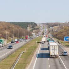 Apie eismo pokyčius kelyje Vilnius–Kaunas vairuotojus informuoja kintamos informacijos ženklai