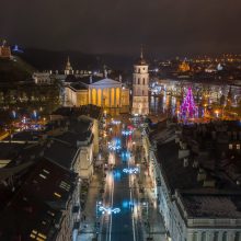 Sostinės Kalėdų eglės: ar šių metų siurrealioji pranoks pernykštę šachmatų karalienę?