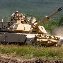 JAV Ukrainai siųs 31 tanką „Abrams“