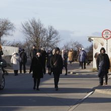 Melnragė neatsigina triukšmadarių: naktimis zuja automobiliai