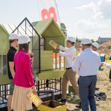 Verslo miestelio „Urban HUB“ statybų pradžią paskelbė įkurdinta bičių bendruomenė