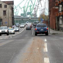Dėl slidžių kelių pasipylė avarijos