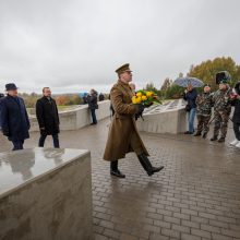 Kryžkalnyje pradėtas statyti memorialas Lietuvos partizanams