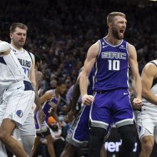 D. Sabonis ir „Kings“ apkartino pirmąsias L. Dončičiaus ir K. Irvingo bendras rungtynes