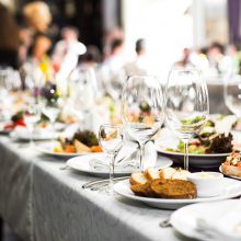 Ministerija siūlo pratęsti PVM lengvatą restoranams ir renginiams