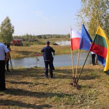 Kauno rajono ugniagesiams atsistoti ant kojų padėjo kolegos lenkai