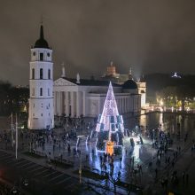 Sostinės Kalėdų eglės: ar šių metų siurrealioji pranoks pernykštę šachmatų karalienę?