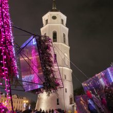 Sostinės Kalėdų eglės: ar šių metų siurrealioji pranoks pernykštę šachmatų karalienę?