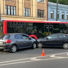 Dėl automobilių avarijos E. Ožeškienės gatvėje buvo susidariusios automobilių spūstys