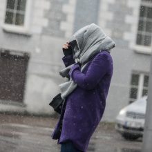 Eismo sąlygas naktį sunkins plikledis, lijundra, šlapdriba