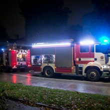 Kaune užsiliepsnojo naujai statomas daugiabutis