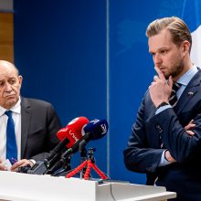 Prancūzijos ministras Vilniuje ragina rasti bendrą požiūrį dėl naujų pajėgų NATO rytuose 
