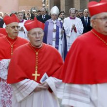 Popiežius dalyvavo Pelenų trečiadienio eisenoje tarp bažnyčių Romoje