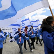 Tūkstančiai žmonių dalyvavo Gyvųjų žygyje iš Aušvico į Birkenau mirties stovyklą