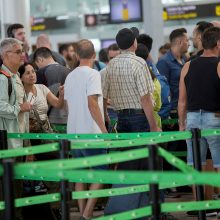 Barselonos oro uosto apsaugininkai paskelbė neterminuotą streiką