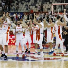 Paplušėti turėję Ispanijos krepšininkai žengė į pusfinalį