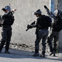 Izraelio kariai Vakarų Krante nušovė palestiniečių paauglį 