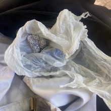 Į pareigūnų rankas pateko kvaišalais disponavę nepilnamečiai