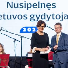 Vilniaus rotušėje už nuopelnus apdovanoti 79 medikai