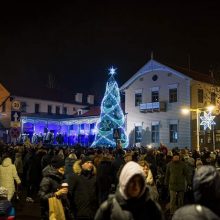 Penktadienio vakarą įžiebta Palangos Kalėdų eglutė