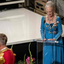 Danijos karalienei po Elizabeth II laidotuvių patvirtinta COVID-19