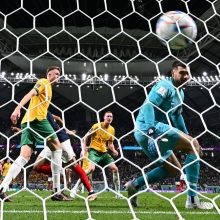 Pirmi įvartį praleidę prancūzai sutriuškino Australijos futbolininkus