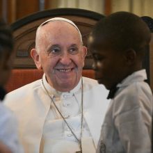 Popiežius Pranciškus pasmerkė žiaurius nusikaltimus, įvykdytus Kongo DR rytuose