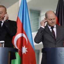 O. Scholzas, susitikęs su I. Alijevu, paragino Azerbaidžaną labiau gerbti žmogaus teises